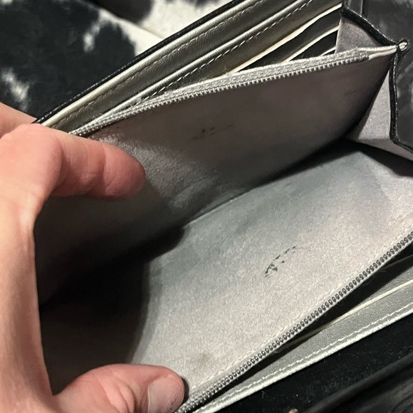 CHANEL Black Leather Floral Camellia Wallet - Picture 15 of 16